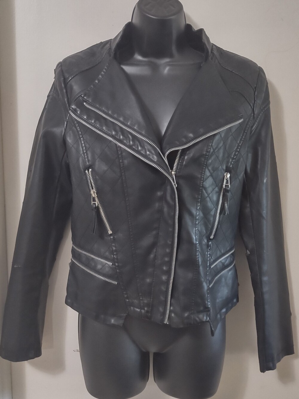 Top Leather Size L (runs small) Leather Blend Moto Jacket LN
